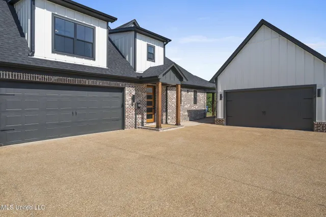 $649,500 | 5042 Camp Crossing, Hernando, MS 38632