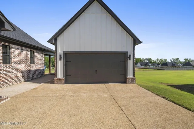 $649,500 | 5042 Camp Crossing, Hernando, MS 38632