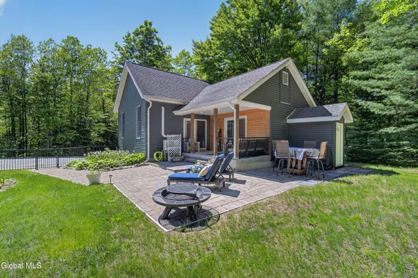 $449,000 | 8 Hemlock Drive, Schroon Lake, NY 12870