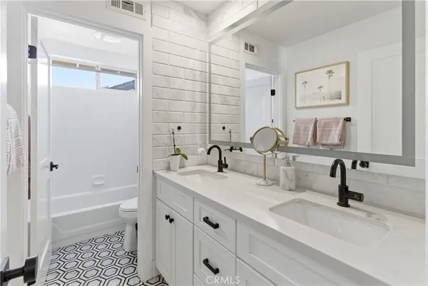 $1,799,000 | 2016 Via Vina, San Clemente, CA 92673