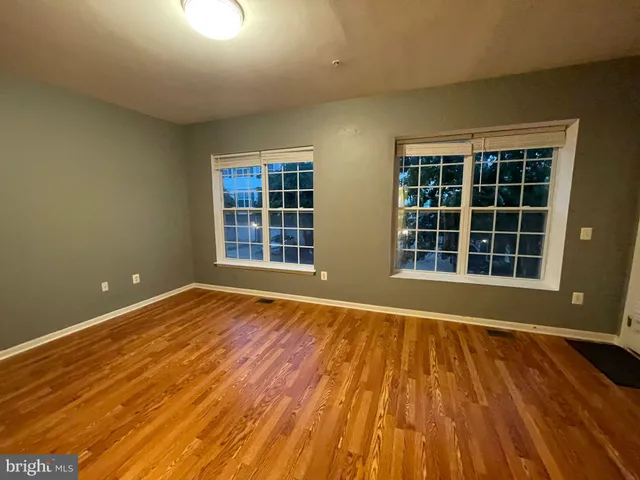 $390,000 | 13953 Hollow Wind Way, Woodbridge, VA 22191