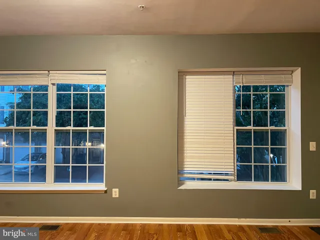 $390,000 | 13953 Hollow Wind Way, Woodbridge, VA 22191