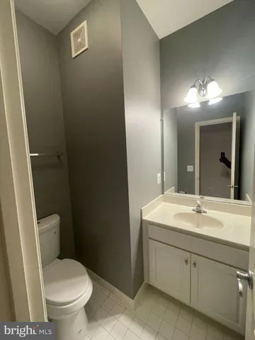 $390,000 | 13953 Hollow Wind Way, Woodbridge, VA 22191