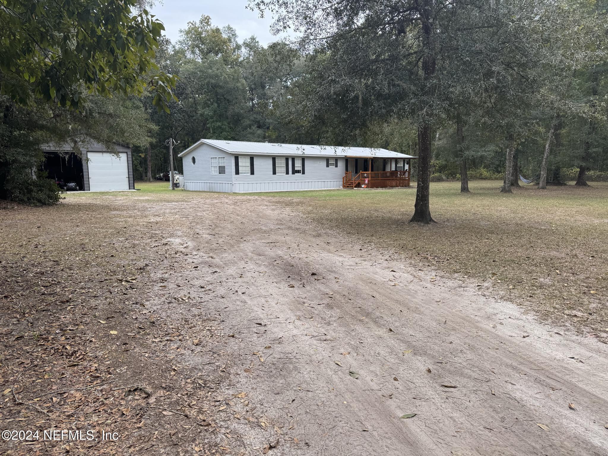 208 Tanner School Bus Road Florahome, FL 32140 - Photo 1 of 31 c476fa08-bce7-4316-9e55-207b209c7a3e