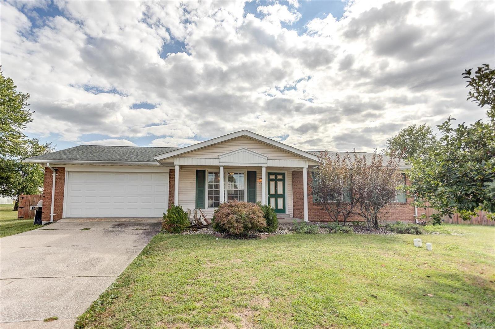 1014 West County Road Jerseyville, IL 62052 - Photo 1 of 23 Gallery Image 1