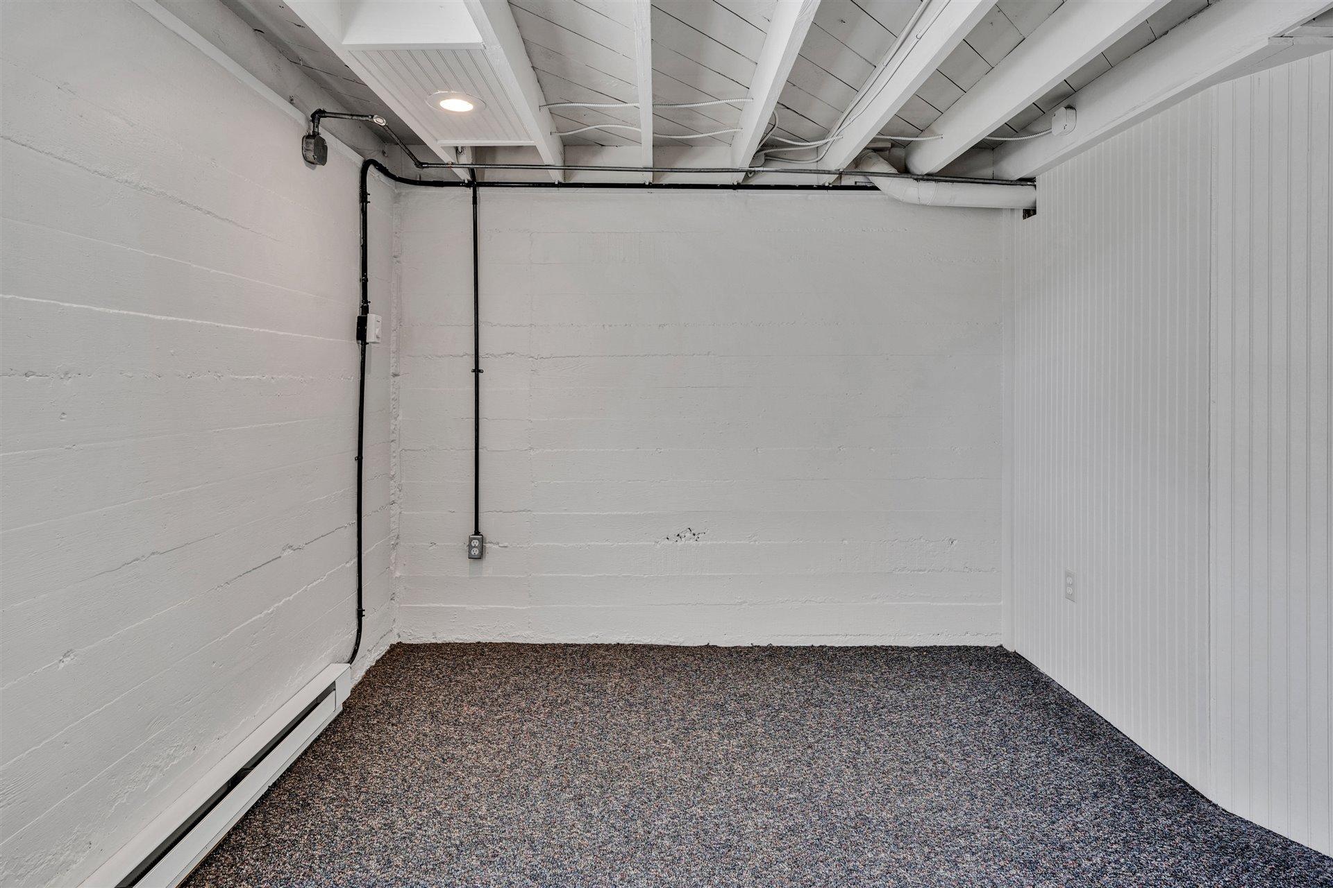 2745 Tillett Road Southwest Roanoke, VA 24015 - Photo 15 of 21 20-DSC00076