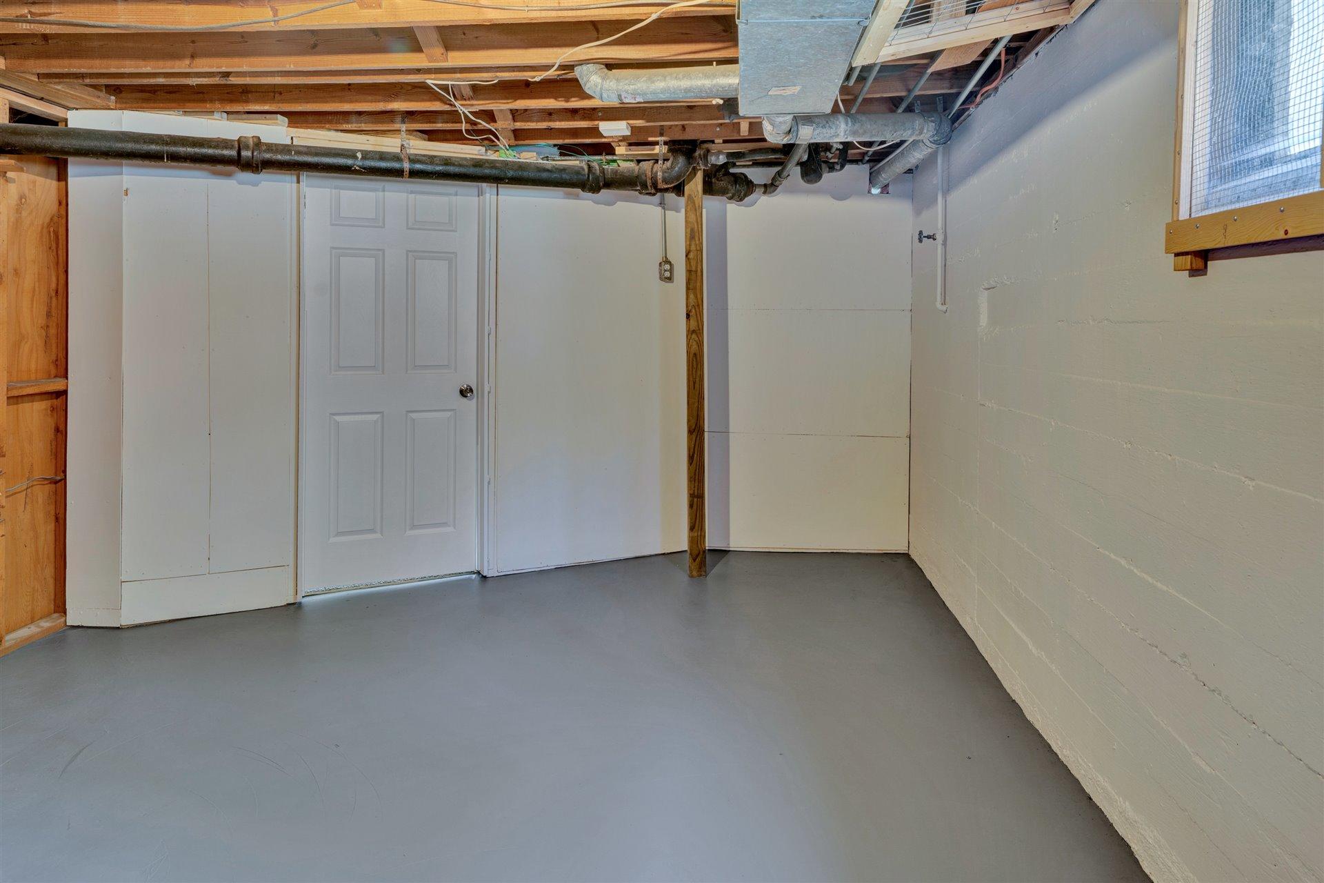 2745 Tillett Road Southwest Roanoke, VA 24015 - Photo 18 of 21 18-DSC00070