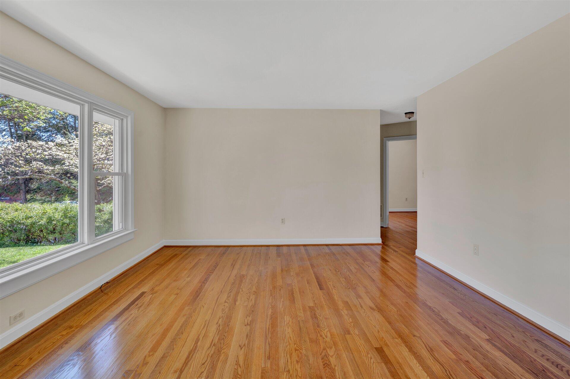 2745 Tillett Road Southwest Roanoke, VA 24015 - Photo 3 of 21 04-DSC00013