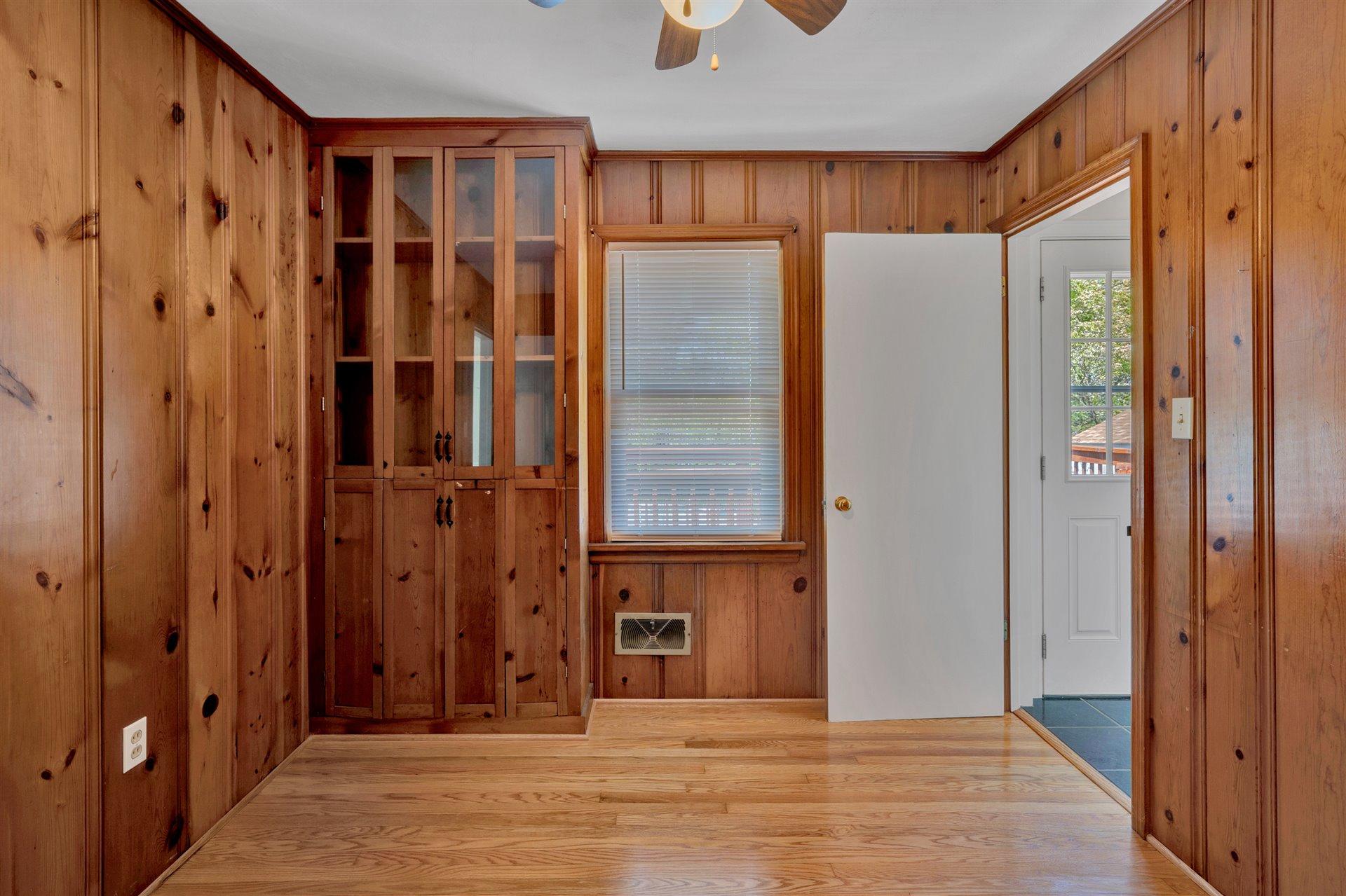 2745 Tillett Road Southwest Roanoke, VA 24015 - Photo 10 of 21 10-DSC00037