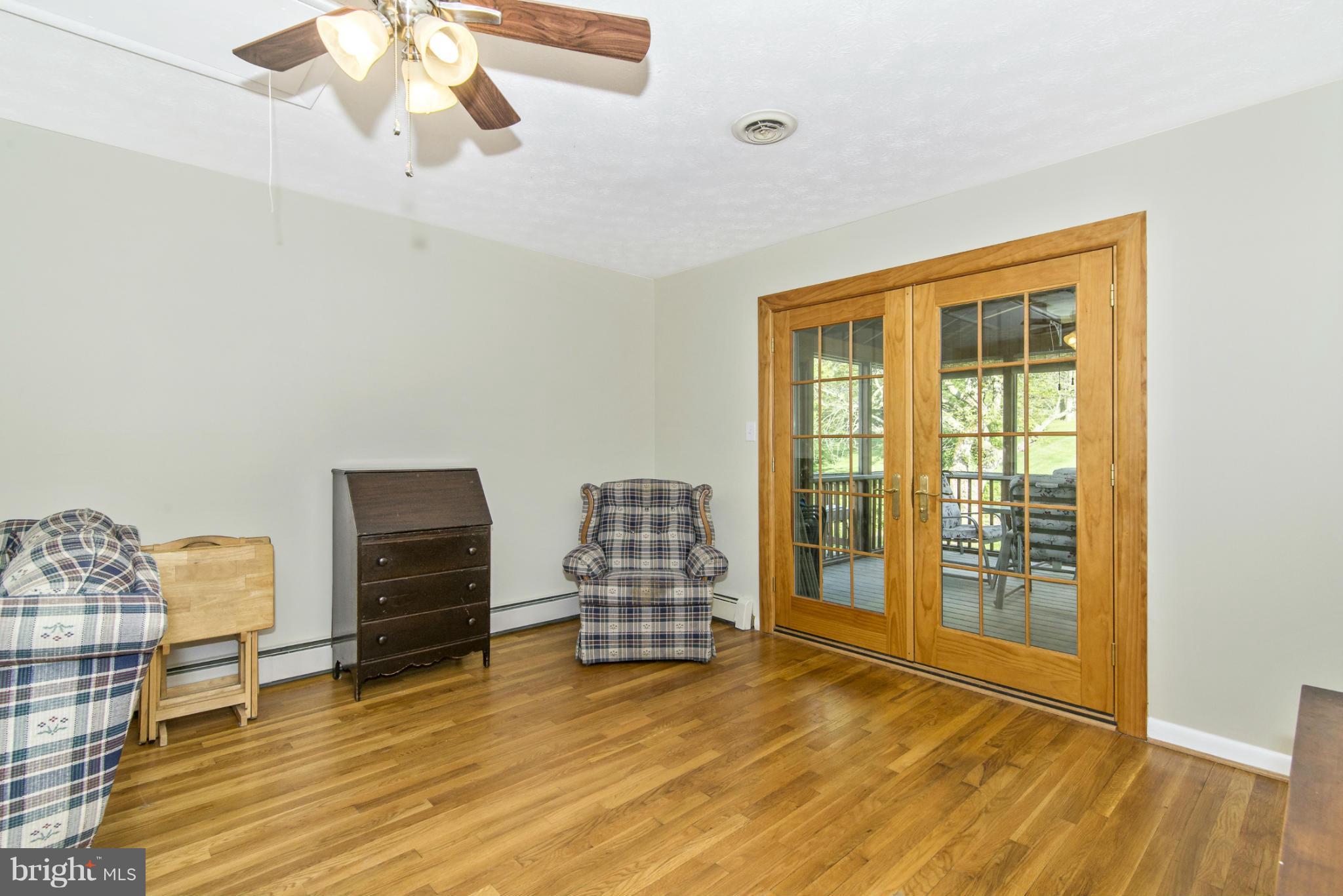 6103 Ravenwood Road Mount Airy, MD 21771 - Photo 12 of 26 Family Room
