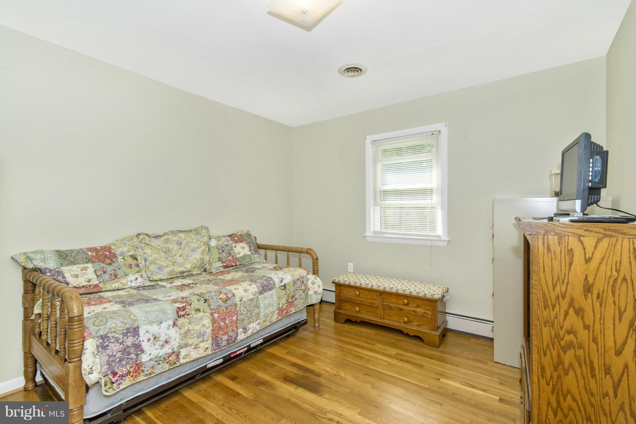 6103 Ravenwood Road Mount Airy, MD 21771 - Photo 16 of 26 Bedroom 3