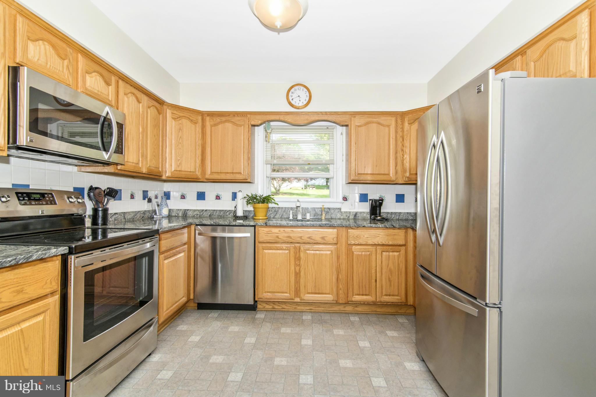 6103 Ravenwood Road Mount Airy, MD 21771 - Photo 7 of 26 Kitchen