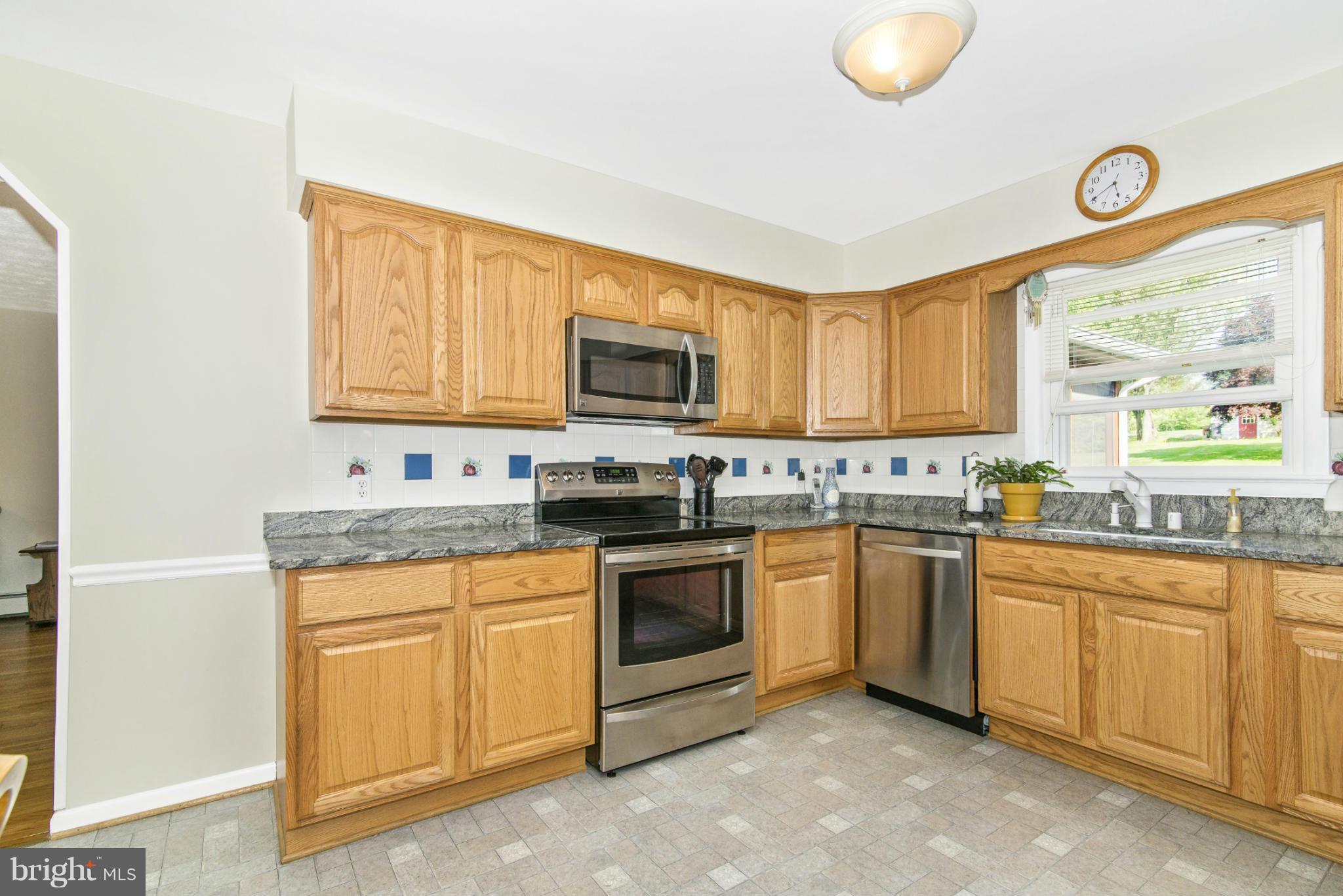 6103 Ravenwood Road Mount Airy, MD 21771 - Photo 8 of 26 Kitchen