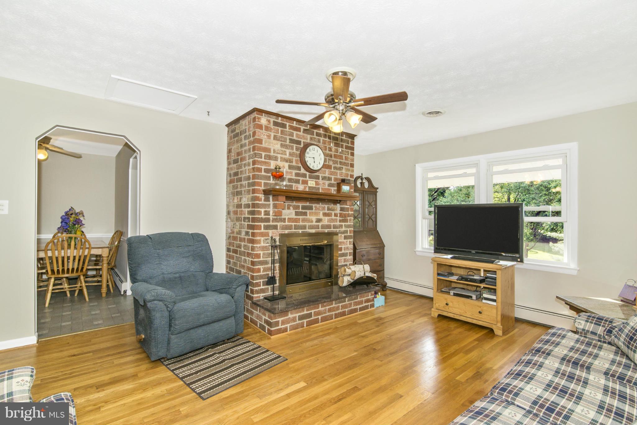 6103 Ravenwood Road Mount Airy, MD 21771 - Photo 10 of 26 Family Room