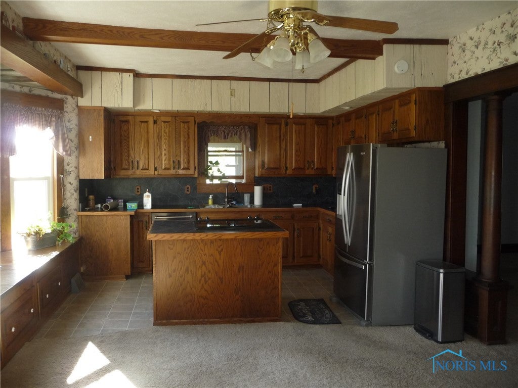 1750 Elmore Road Pemberville, OH 43450 - Photo 2 of 33 Kitchen