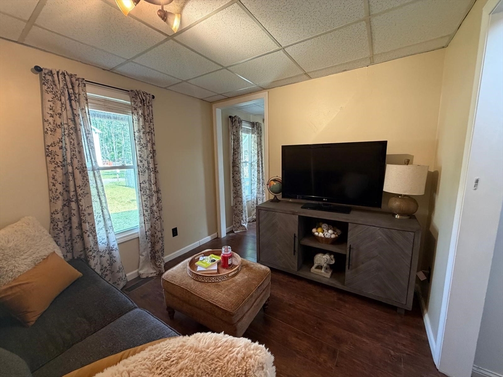 128 Newfield Road Springfield, MA 01119 - Photo 12 of 22 Gallery Image 12