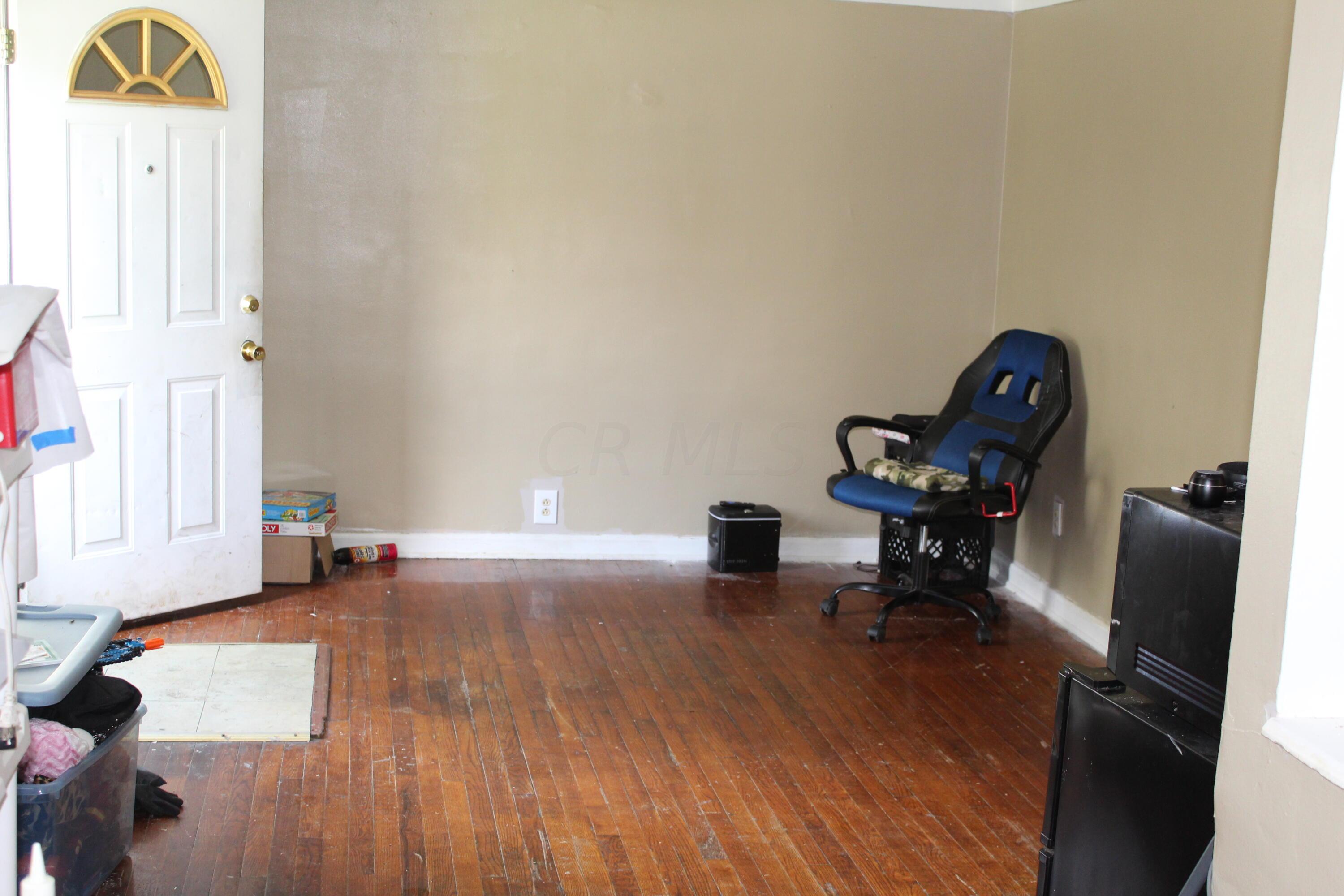412 South James Road Columbus, OH 43213 - Photo 2 of 21 IMG_2601