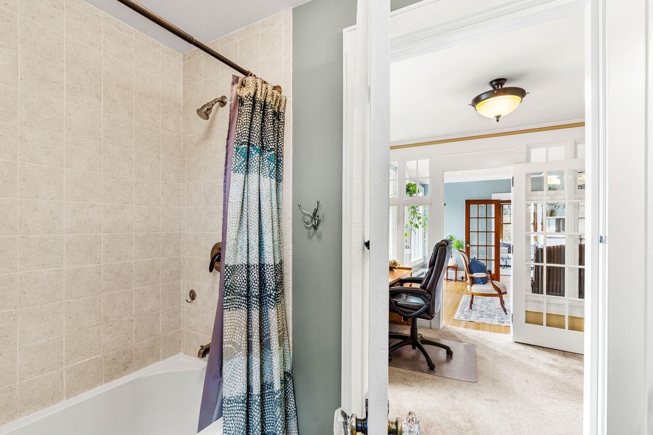 483 Walnut Street Manchester, NH 03104 - Photo 12 of 58