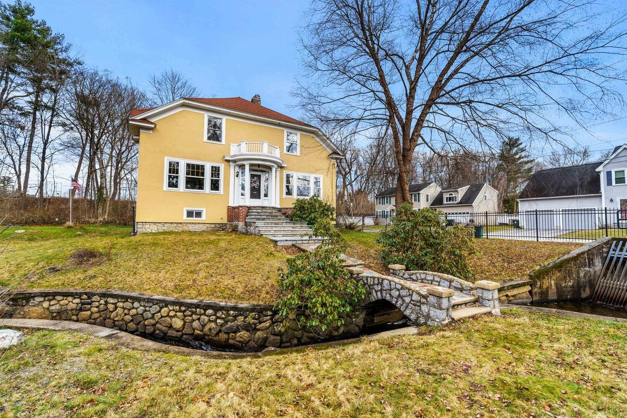 483 Walnut Street Manchester, NH 03104 - Photo 2 of 58