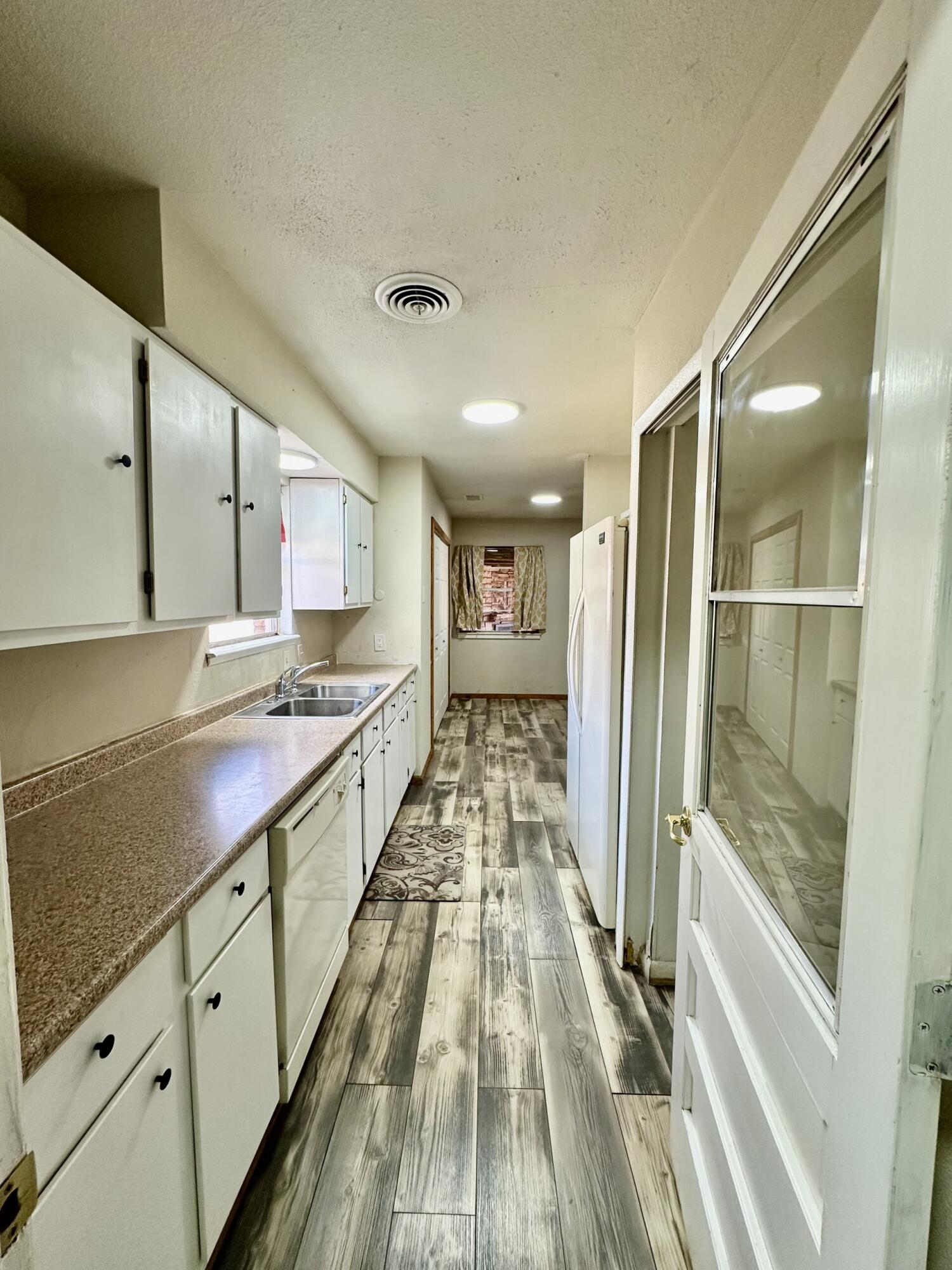 408 Mohawk Drive Post, TX 79356 - Photo 7 of 22 7