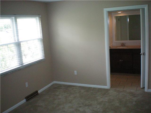 5516 Cedarbush Road Columbus, OH 43229 - Photo 14 of 25 Gallery Image 14