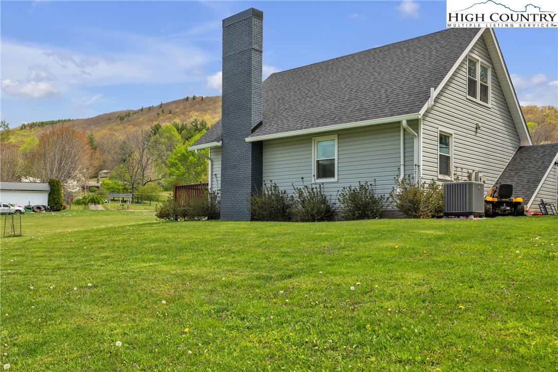 1345 Wade Bare Road Jefferson, NC 28640 - Photo 3 of 39 Gallery Image 3