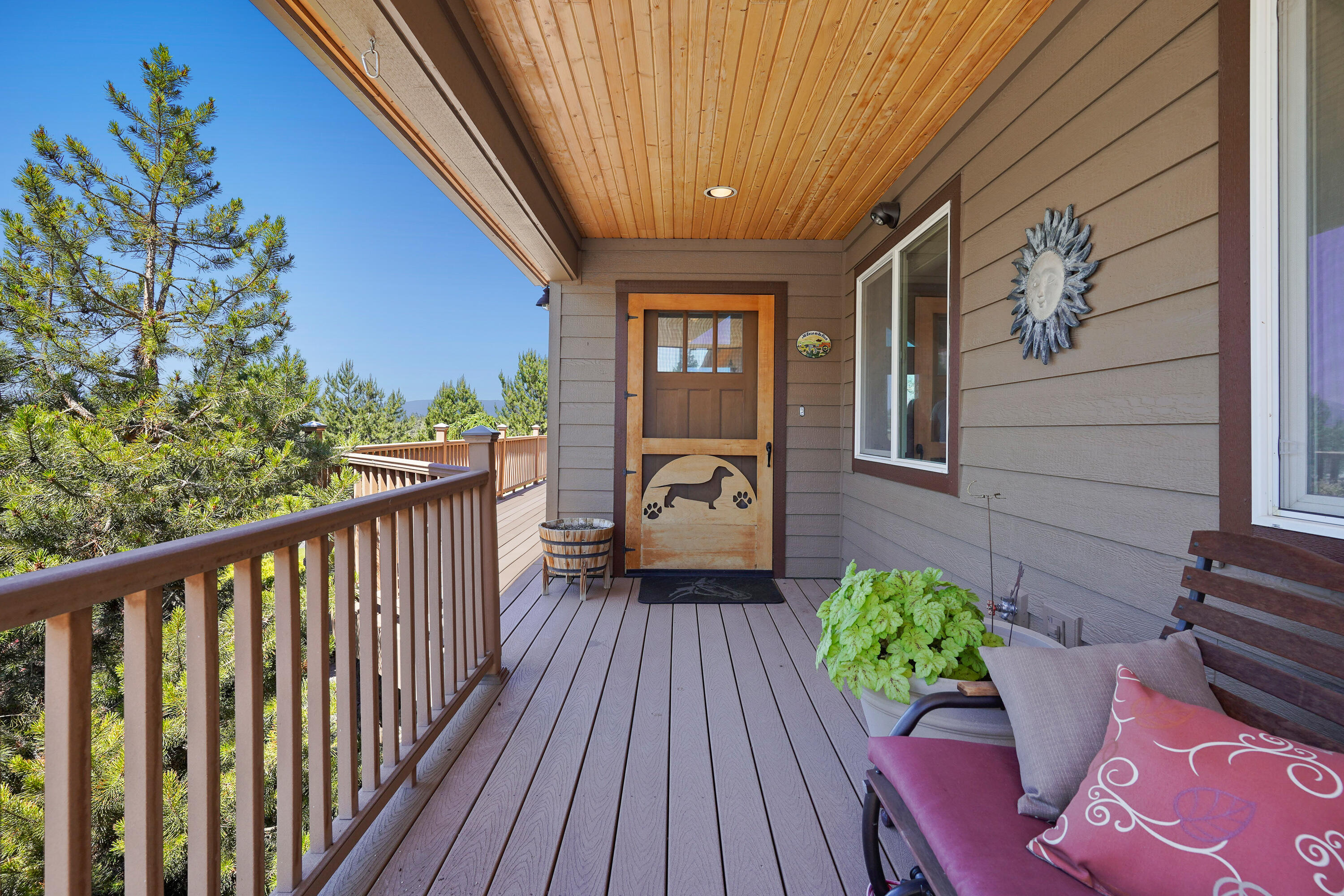 9403 Southwest Panorama Road Terrebonne, OR 97760 - Photo 19 of 51 Covered front porch.