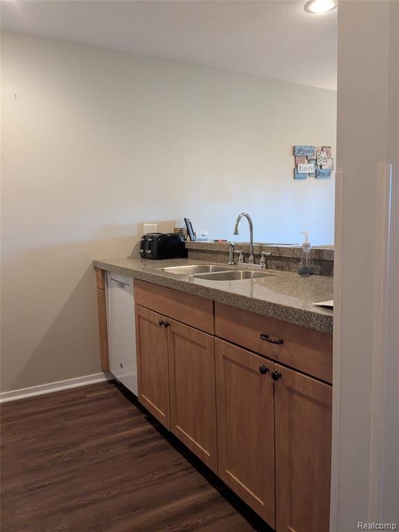 4749 Pleasantview Road, Unit 37 Harbor Springs, MI 49740 - Photo 8 of 44 Gallery Image 8
