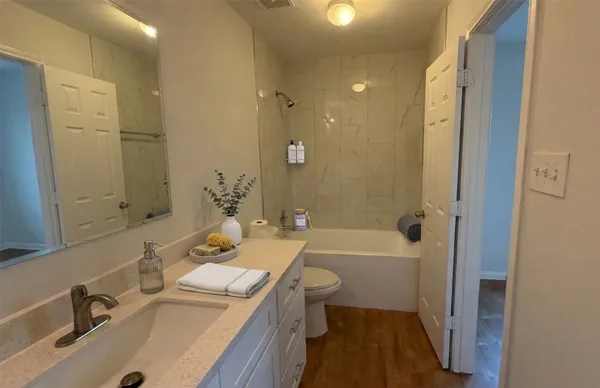 $2,225 | 6159 El Granate Drive, Houston, TX 77048