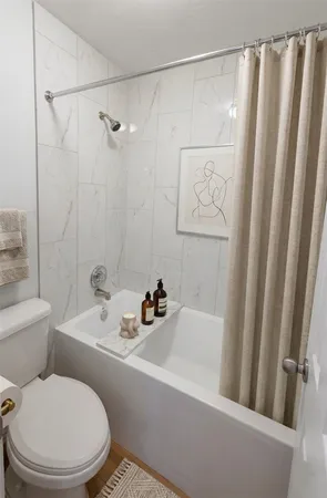 $2,225 | 6159 El Granate Drive, Houston, TX 77048