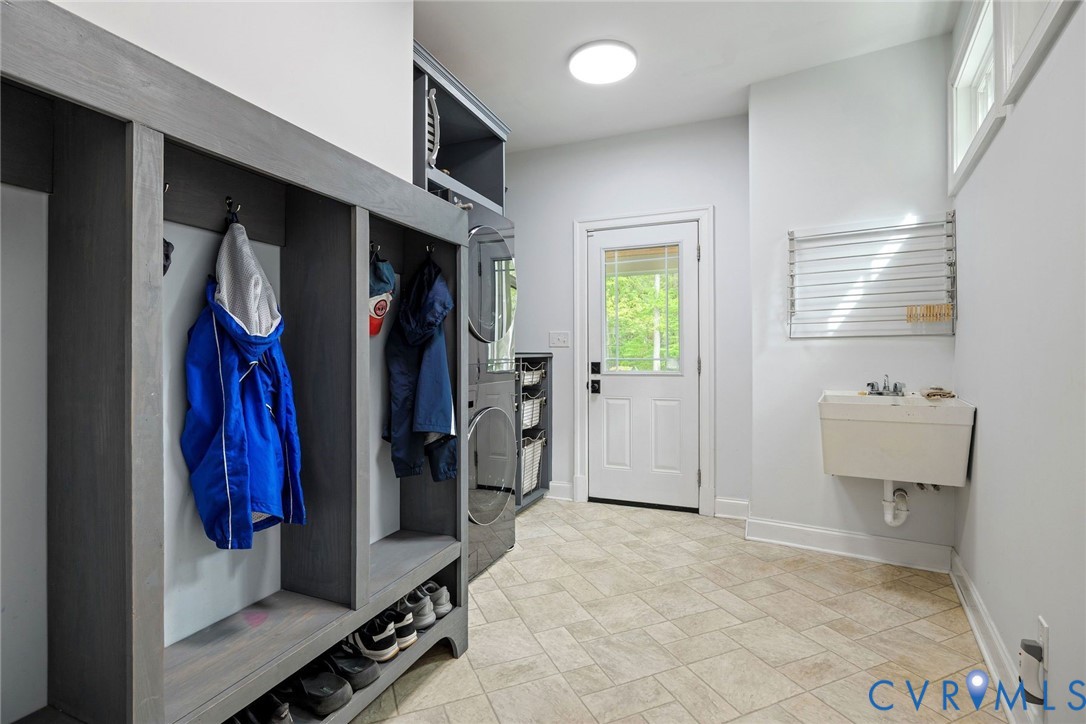 328 South Gaskins Road Henrico, VA 23238 - Photo 29 of 66 Laundry/mud room with utility sink and outdoor acc