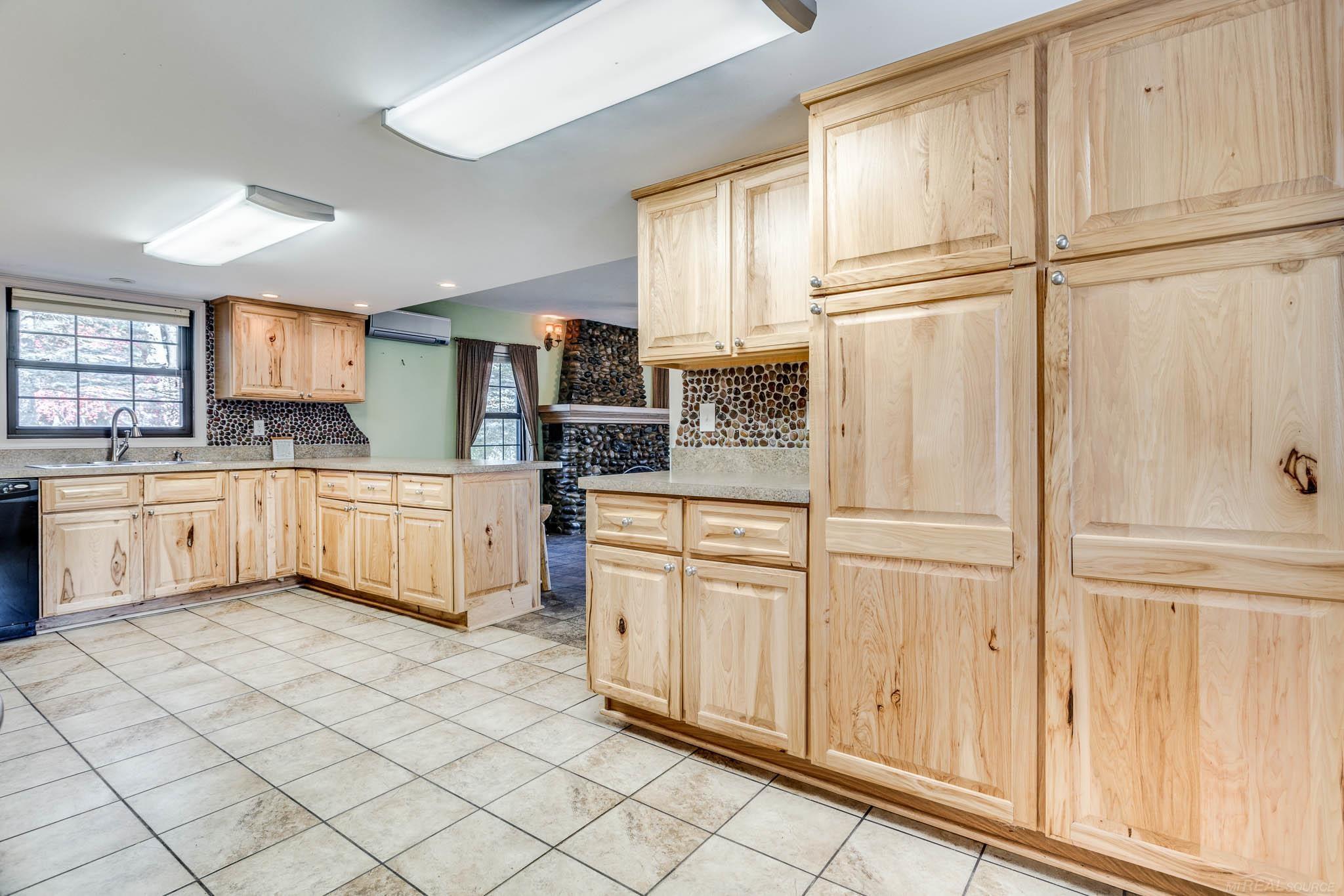 1101 South Lakeshore Road Carsonville, MI 48419 - Photo 37 of 90 Ample Hickory Cabinetry