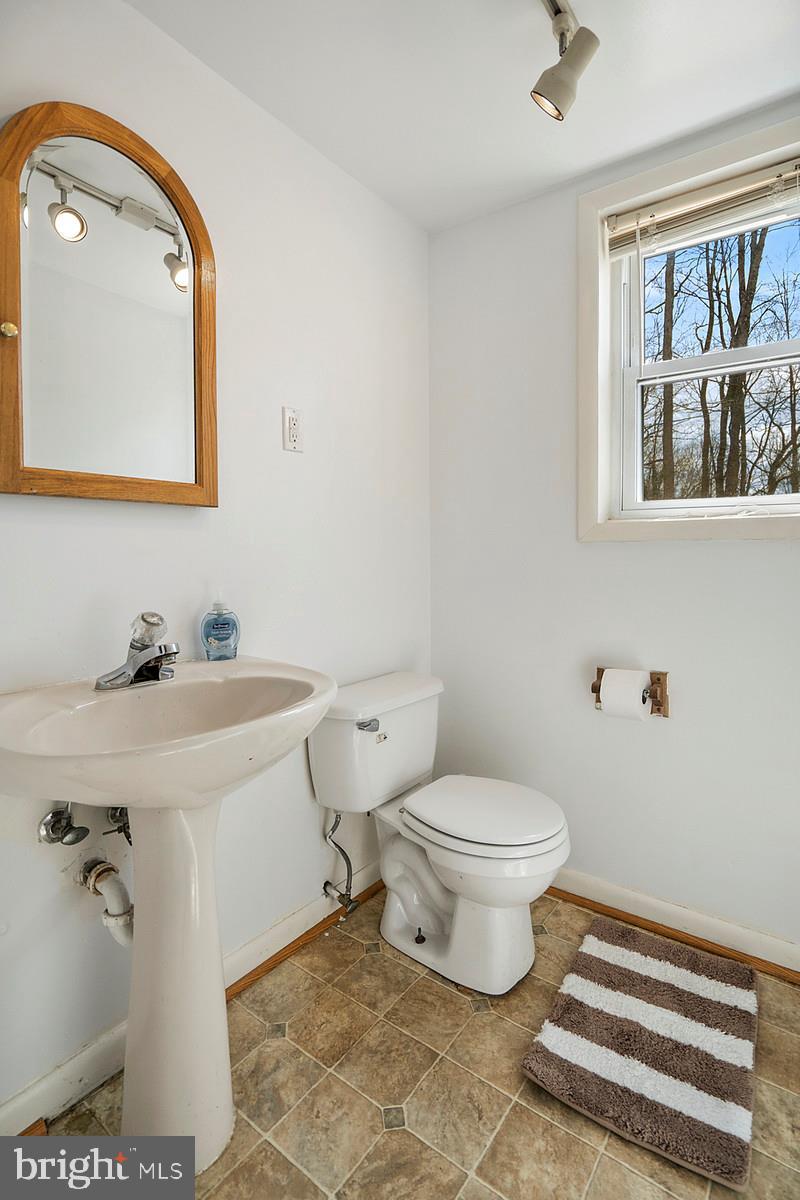 54 Spruce Road Front Royal, VA 22630 - Photo 11 of 23 Gallery Image 11