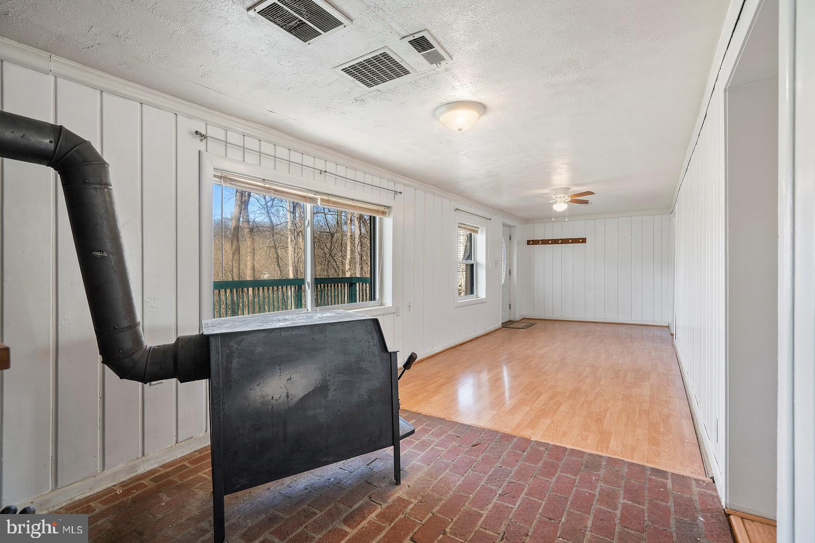 54 Spruce Road Front Royal, VA 22630 - Photo 5 of 23 Gallery Image 5