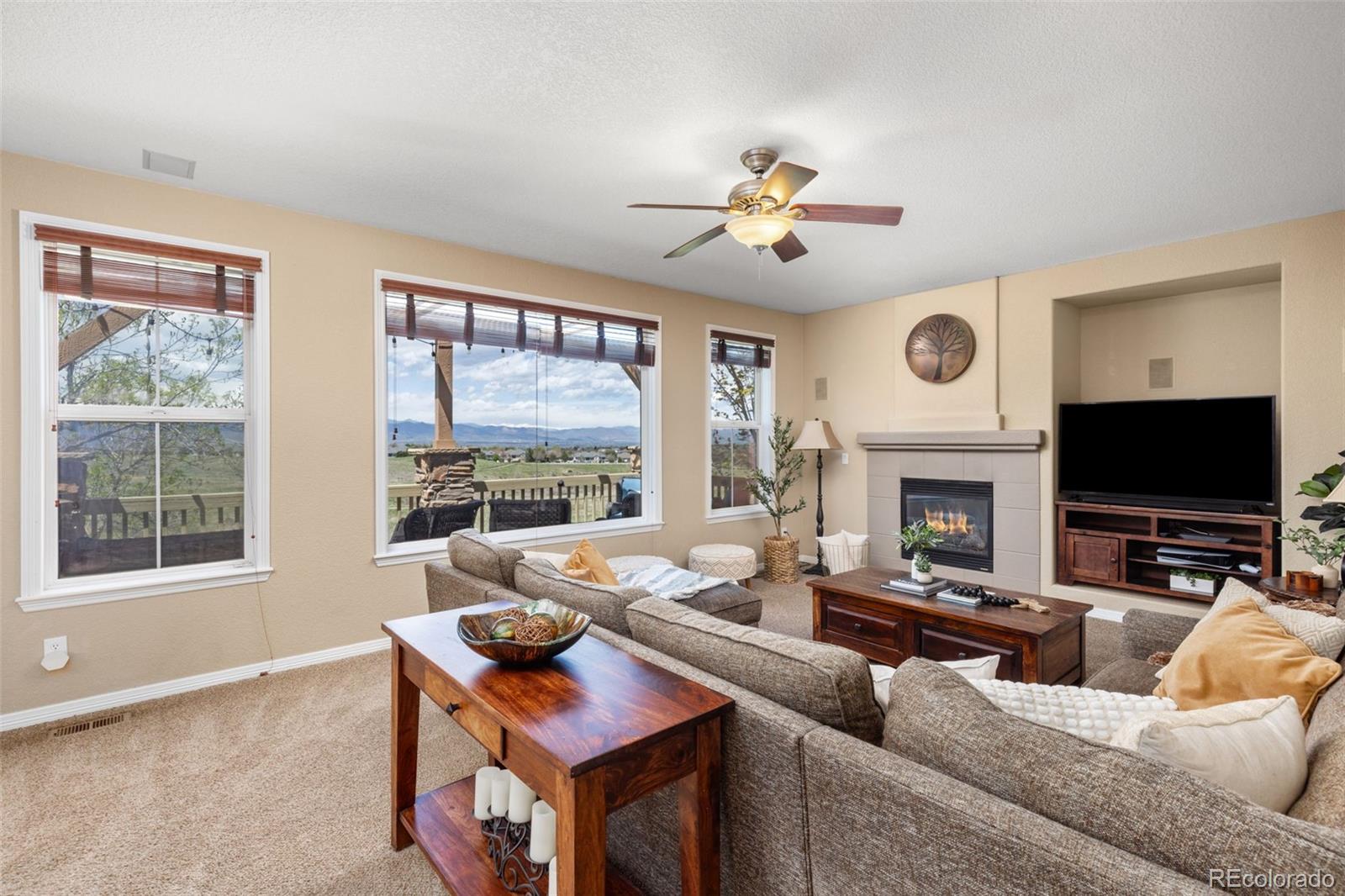 706 Ridgemont Circle Highlands Ranch, CO 80126 - Photo 7 of 47 Gallery Image 7