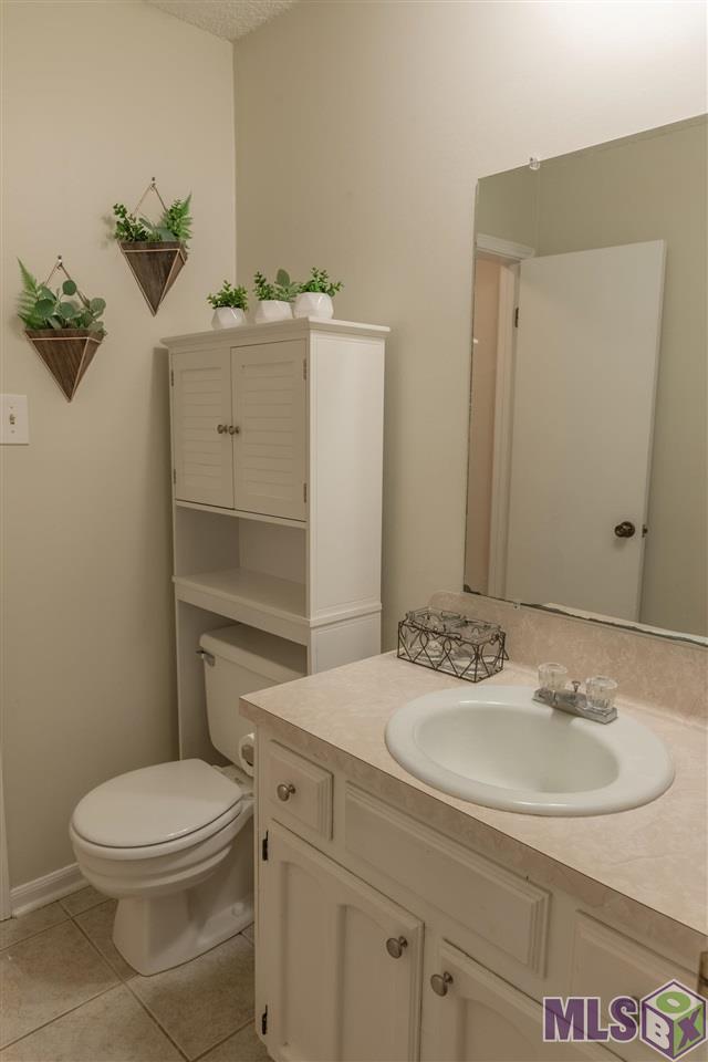 1627 Stonegate Court Baton Rouge, LA 70815 - Photo 9 of 16