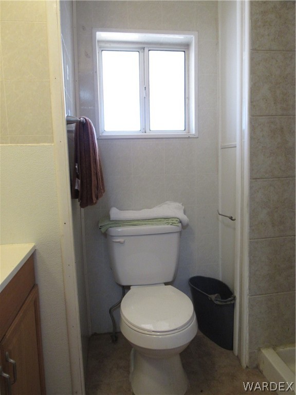 1846 Rio Grande Road Bullhead City, AZ 86442 - Photo 16 of 18 a white toilet sitting next to a window