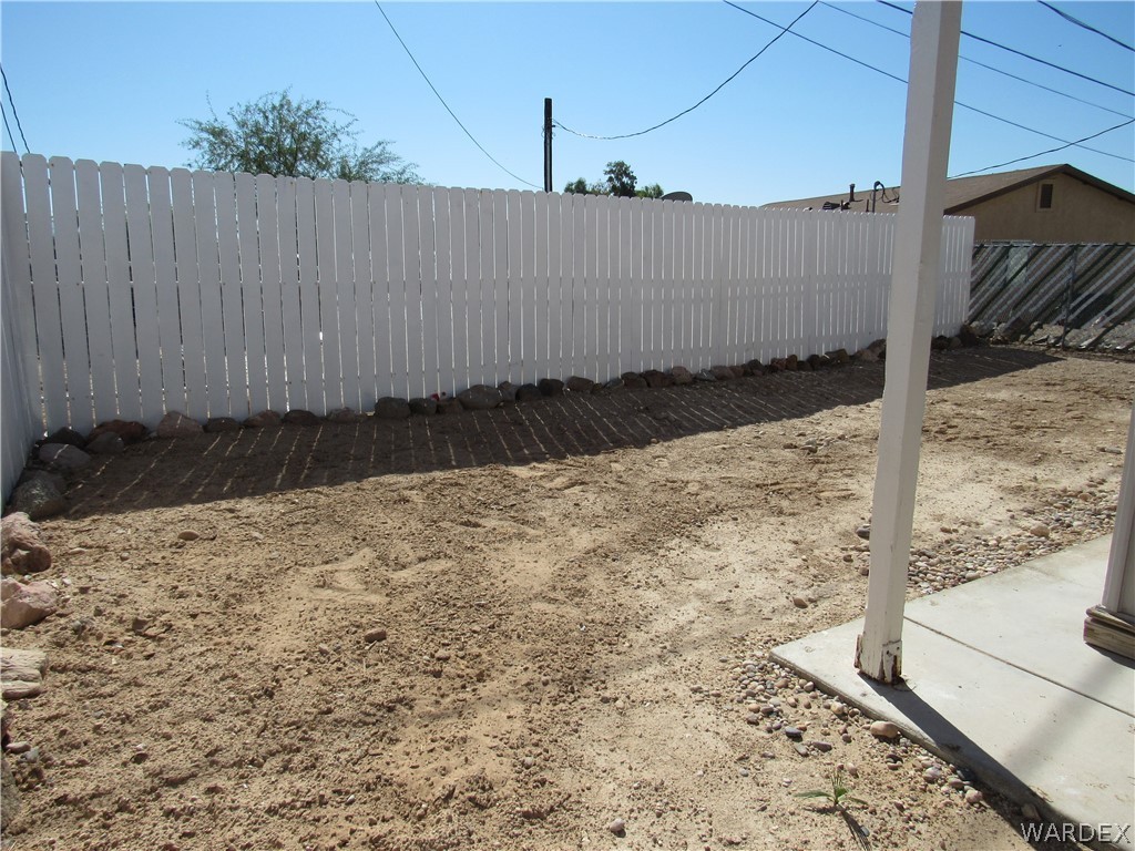 1846 Rio Grande Road Bullhead City, AZ 86442 - Photo 4 of 18 a view of a backyard of the house