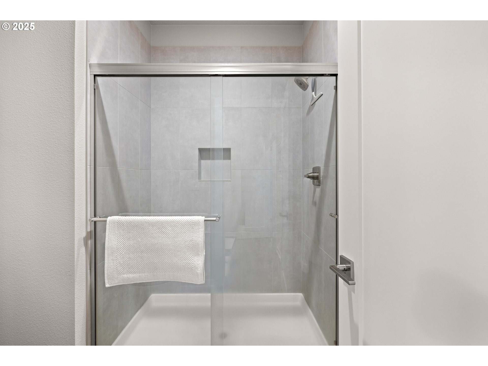 12524 Southwest 171st Terrace Beaverton, OR 97007 - Photo 25 of 40 a bathroom with a shower