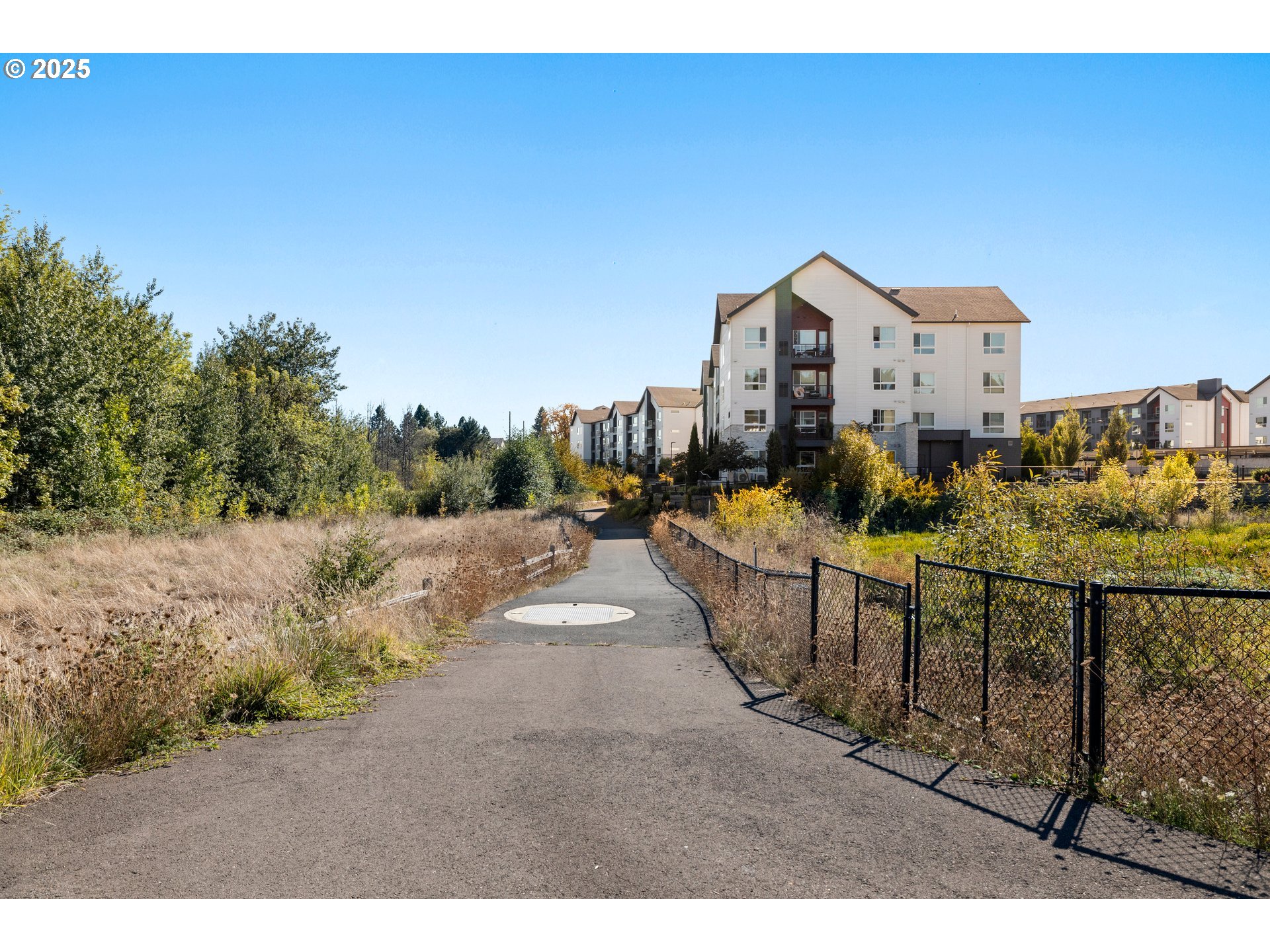 12524 Southwest 171st Terrace Beaverton, OR 97007 - Photo 36 of 40 a view of outdoor space and city view