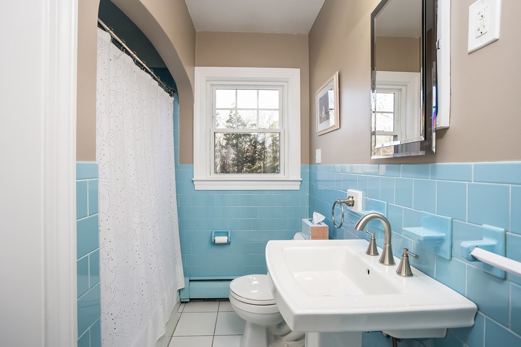75 Davis Road Westport, MA 02790 - Photo 16 of 25 Gallery Image 16