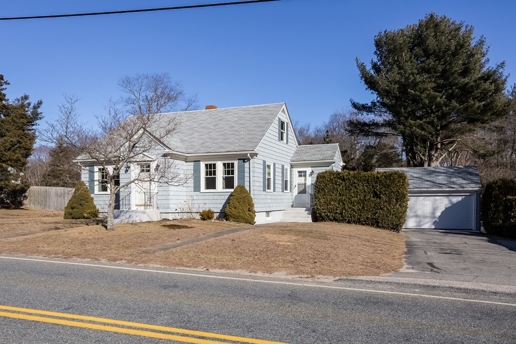 75 Davis Road Westport, MA 02790 - Photo 3 of 25 Gallery Image 3