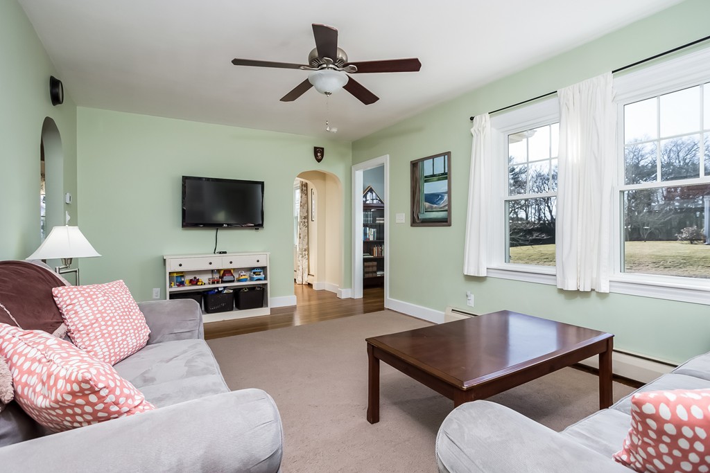 75 Davis Road Westport, MA 02790 - Photo 5 of 25 Gallery Image 5