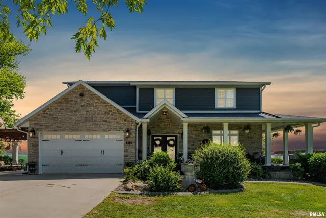 $799,000 | 1389 260th Avenue, Delmar, IA 52037