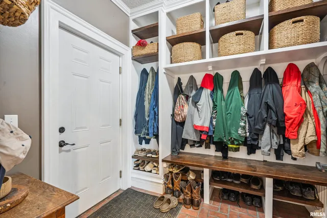 $799,000 | 1389 260th Avenue, Delmar, IA 52037