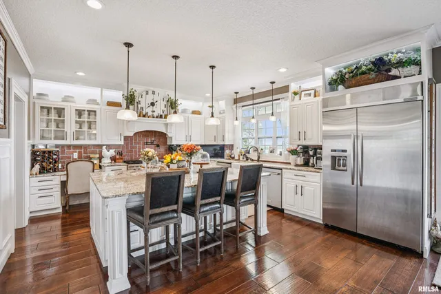 $799,000 | 1389 260th Avenue, Delmar, IA 52037