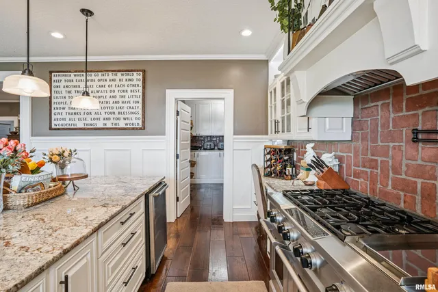 $799,000 | 1389 260th Avenue, Delmar, IA 52037