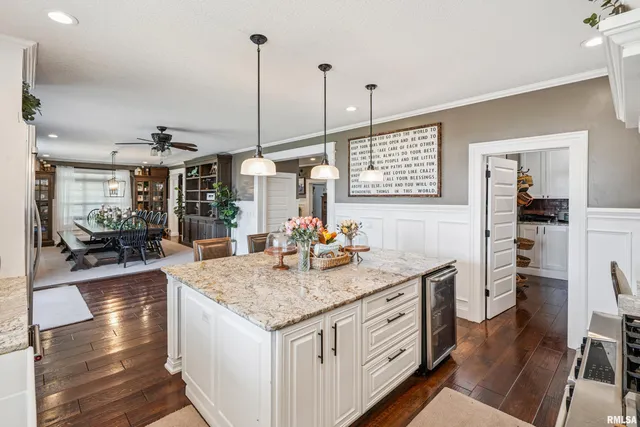 $799,000 | 1389 260th Avenue, Delmar, IA 52037