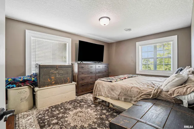 $799,000 | 1389 260th Avenue, Delmar, IA 52037