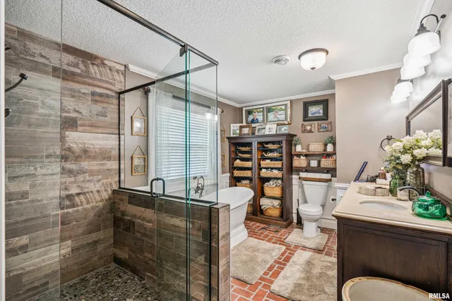 $799,000 | 1389 260th Avenue, Delmar, IA 52037